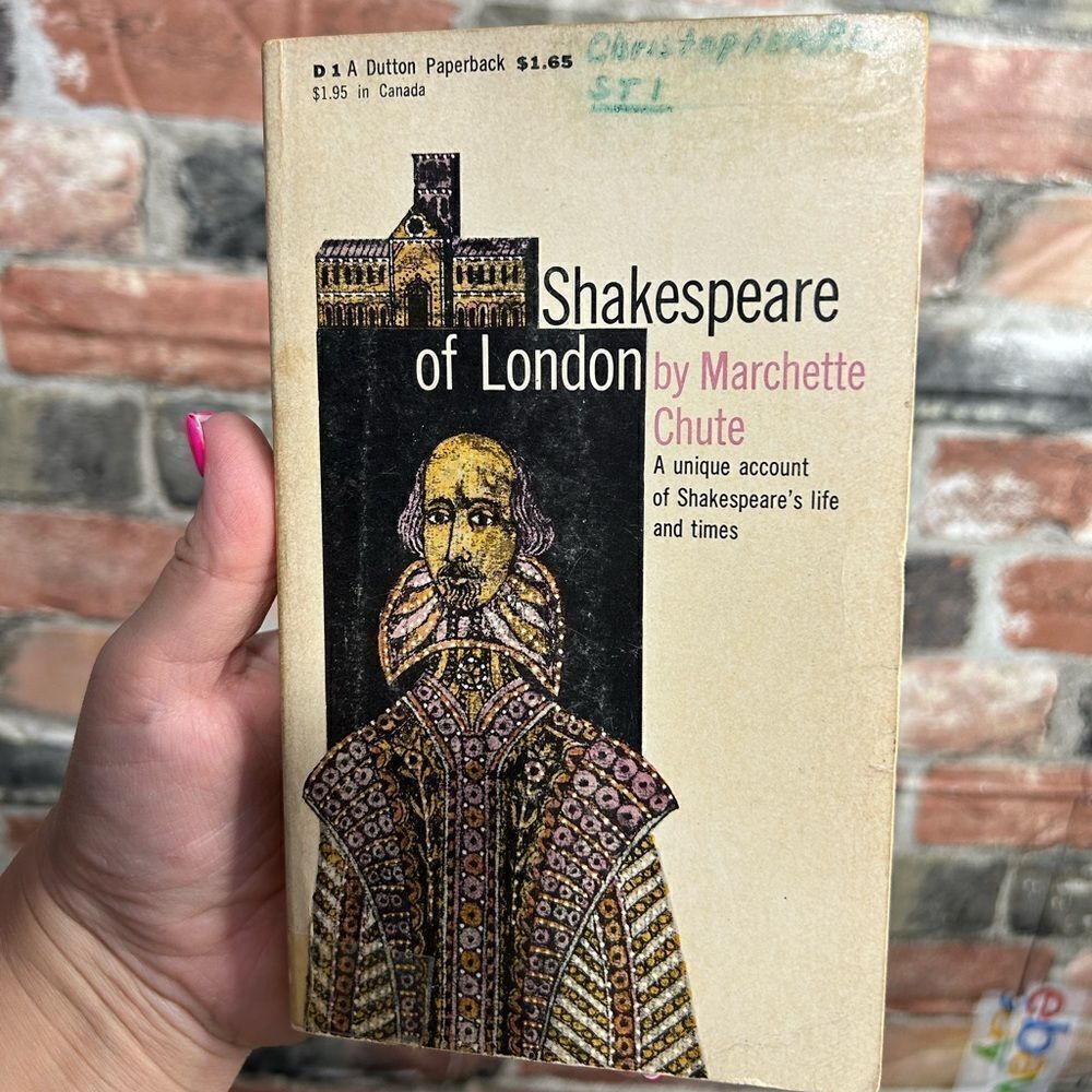 5‎ for $25🔥Shakespeare of London- Paperback Book